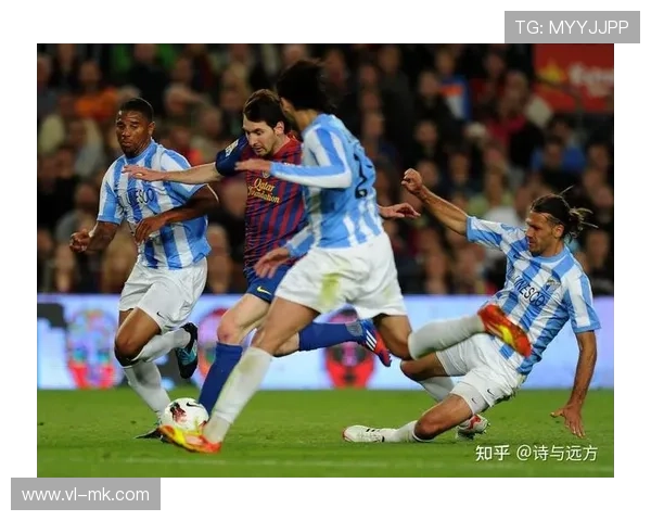 《足球百大球星全景回顾与历史影响力深度解析》