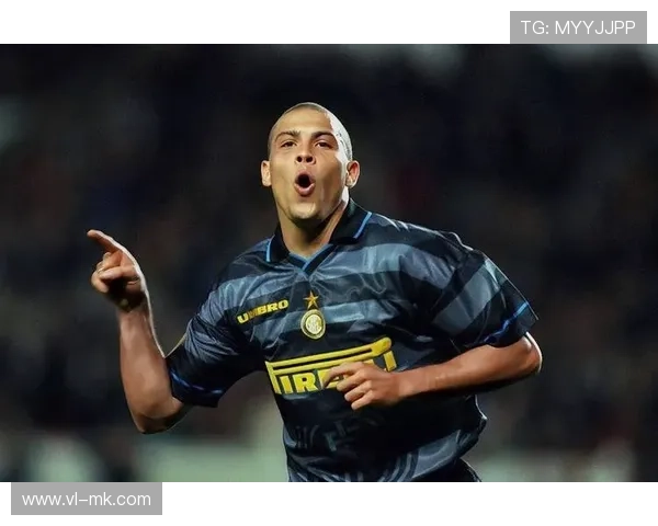 球星足球号：探索全球顶级球员背后的故事与赛场辉煌瞬间