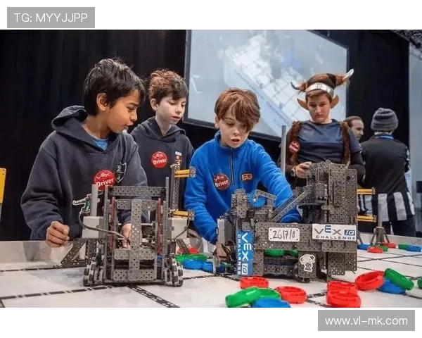 足球巨星挑战机器人队伍谁能主宰赛场未来科技与运动的巅峰对决