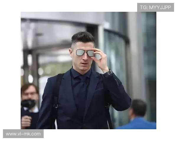 足球球星同款女装穿搭大揭秘 展现运动与时尚完美融合 足球球星同款女装穿搭大揭秘 展现运动与时尚完美融合