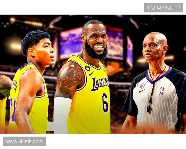 足球顶级球星与普通球星成长路径与影响力的深度比较 足球顶级球星与普通球星成长路径与影响力的深度比较